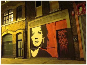 Tek 13 "Staring Girl"